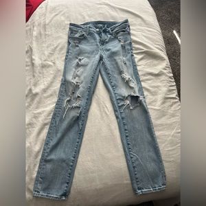 American eagle light wash ripped jeans